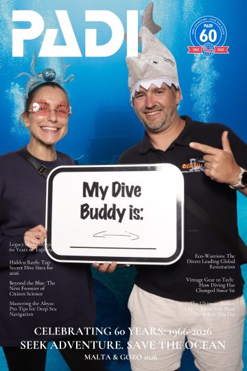 padi-event-photo-booth-guests-01 Guests posing together and smiling for a picture at the PADI event photo booth.